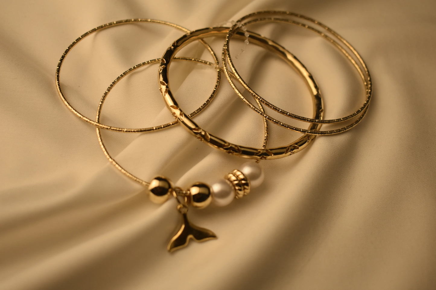 6 pcs Pearl Bangles