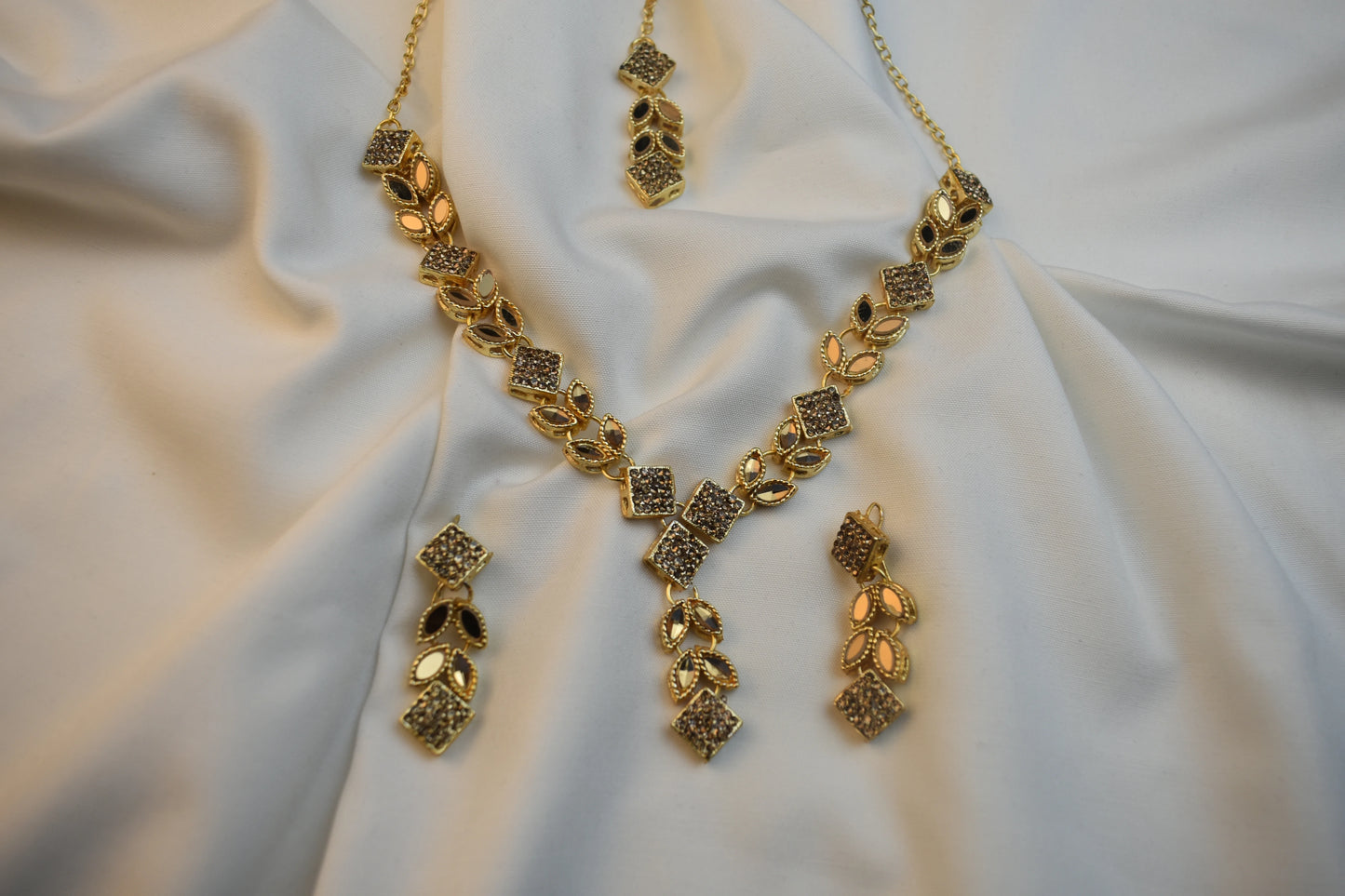 Marquise Leaf Necklace Set