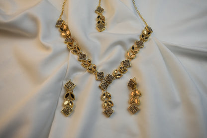 Marquise Leaf Necklace Set