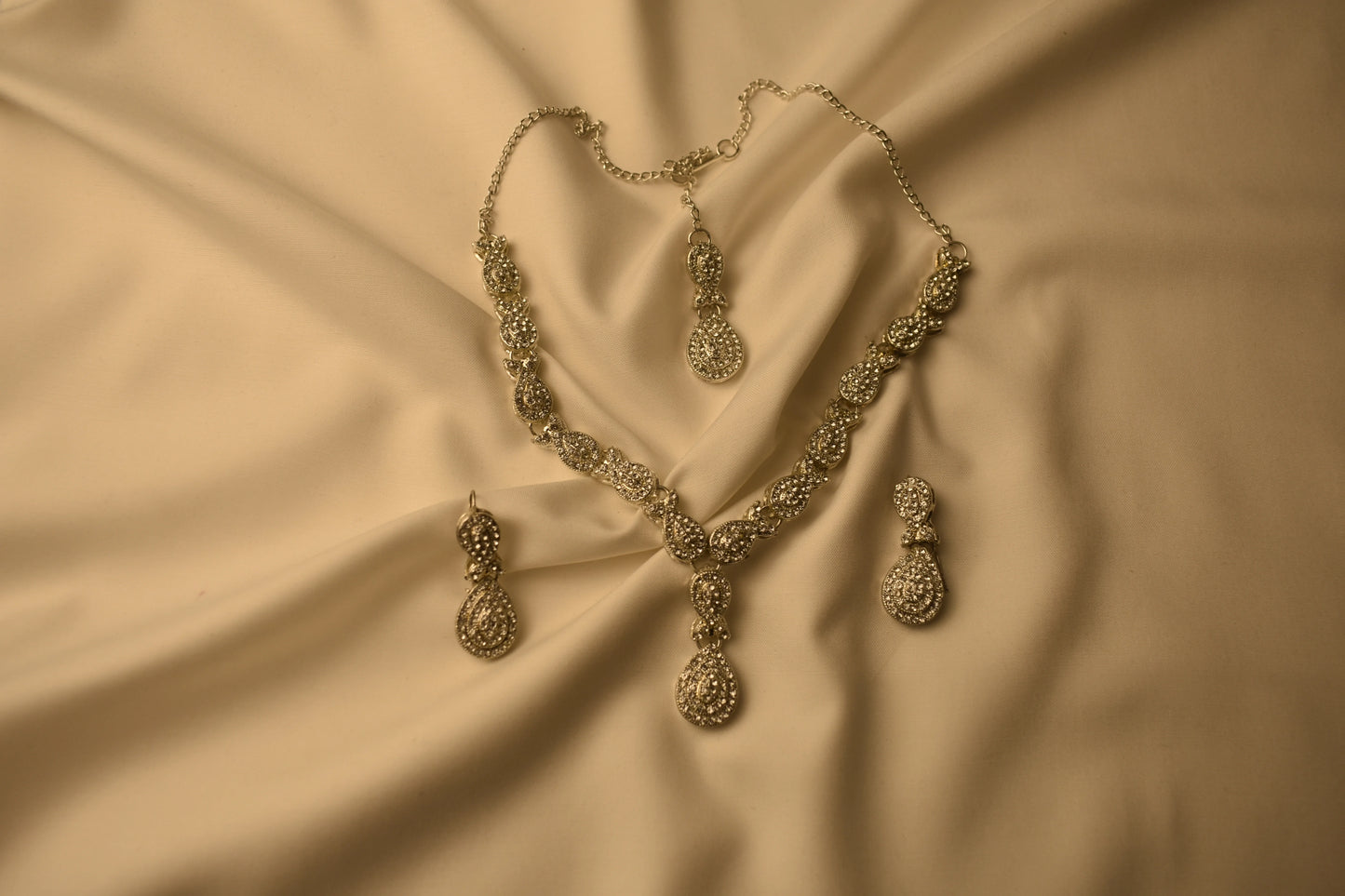 Simply Pearlio Necklace set