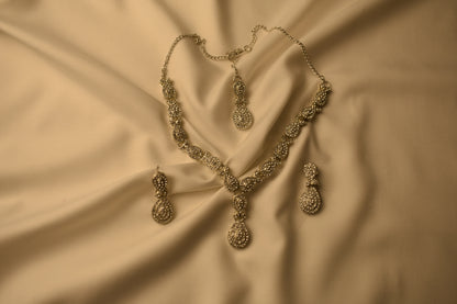 Simply Pearlio Necklace set